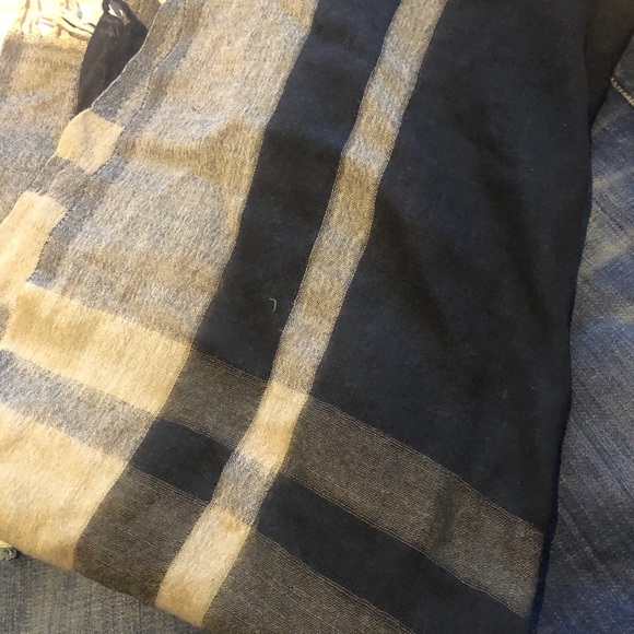 Banana Republic wool scarf - Picture 4 of 7